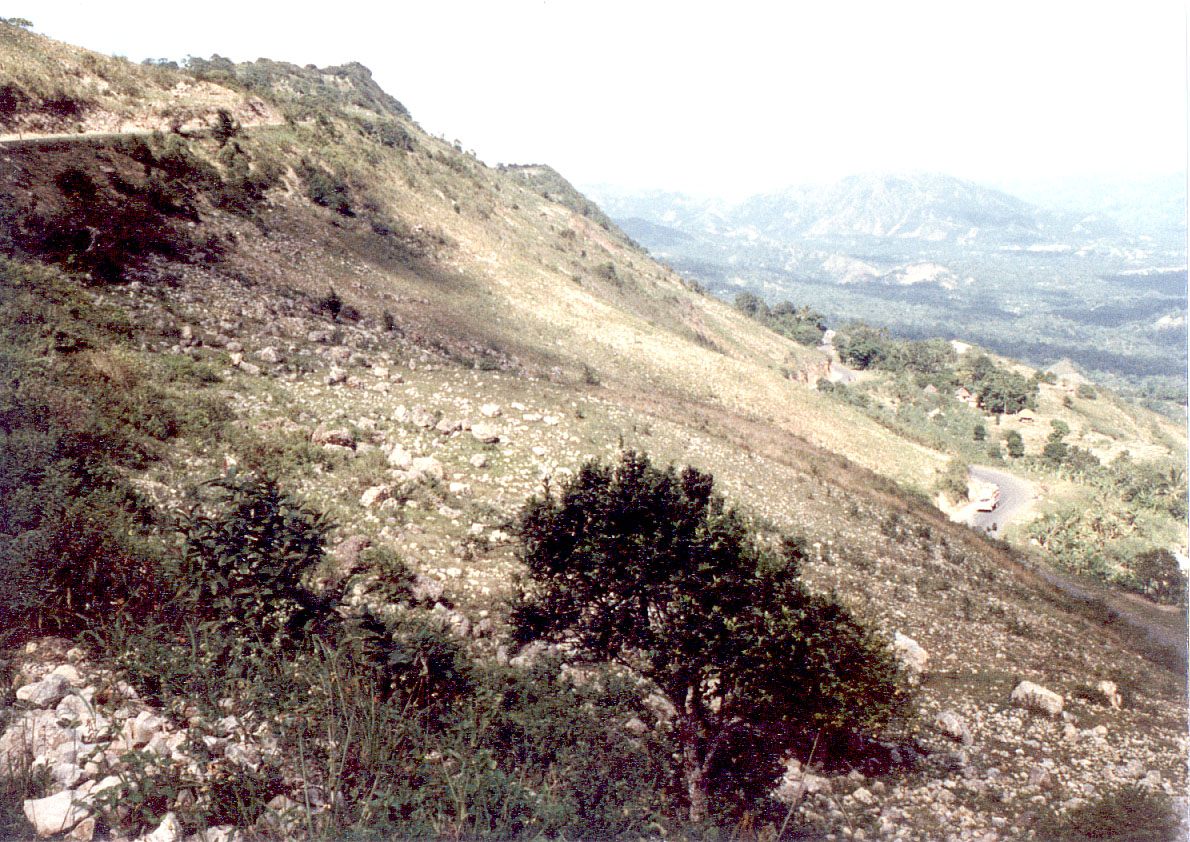 06.jpg, Between Cap Haitien
and Port au Prince