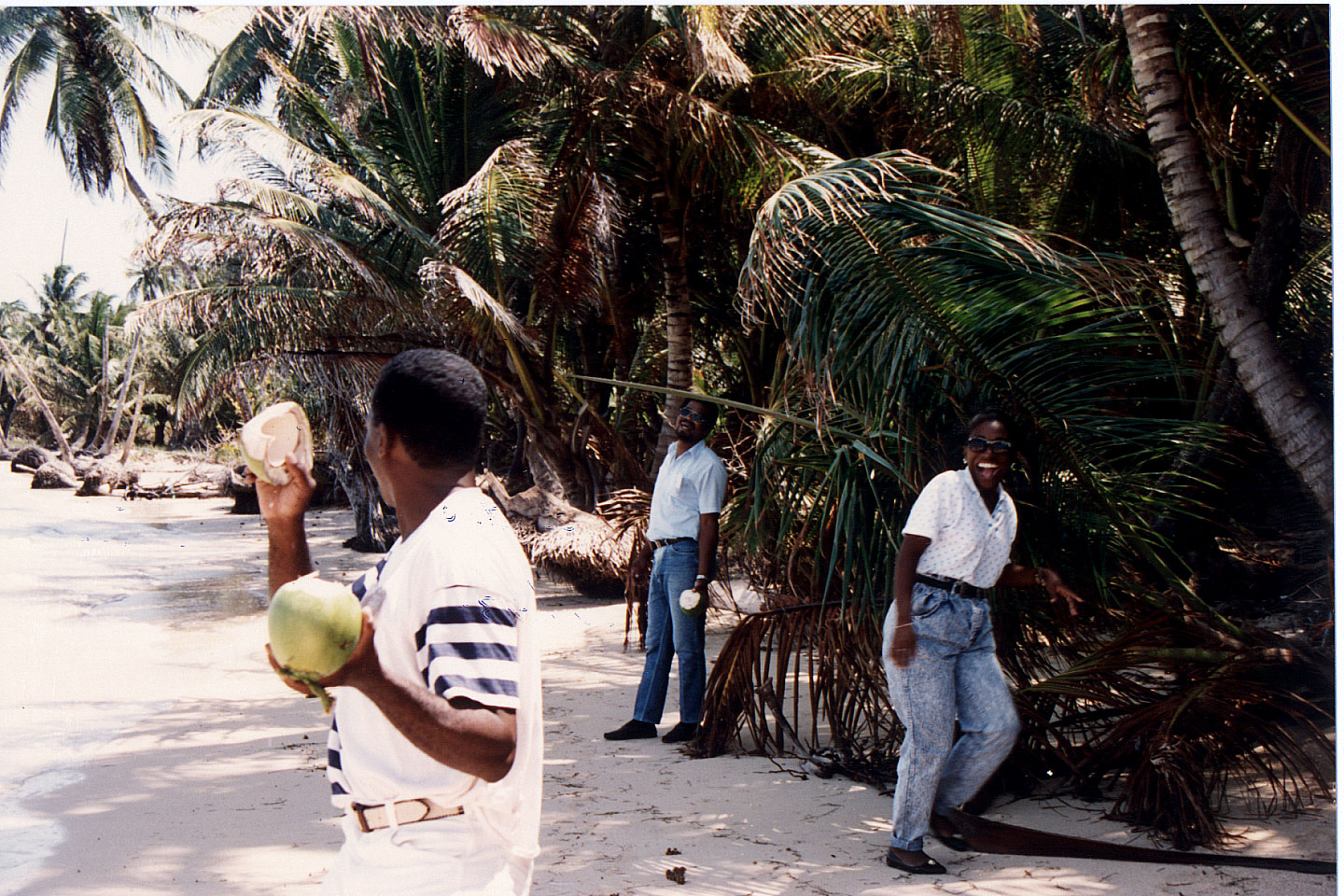 182.jpg, Dr. & wife (also Dr.)
Little Corn Island