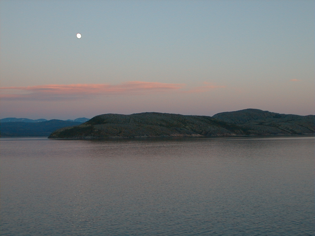 088.jpg, Sunset in
Goose Bay