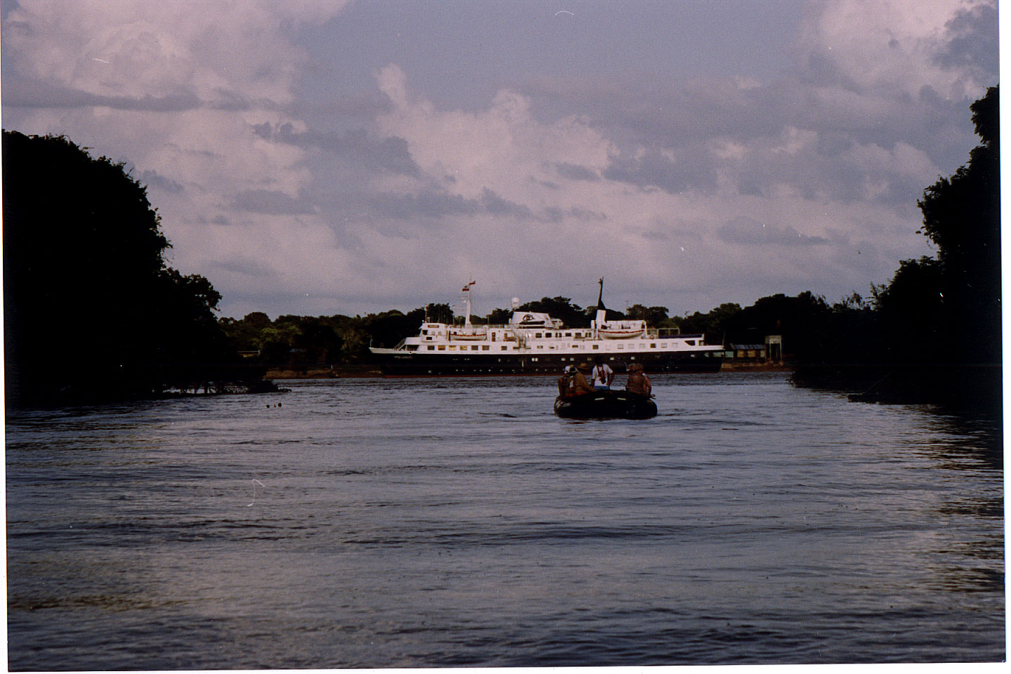 078.jpg, Returning home