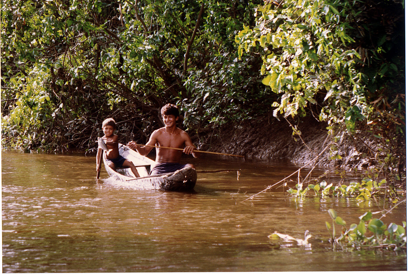 108.jpg, Fishing on the
Orinoco