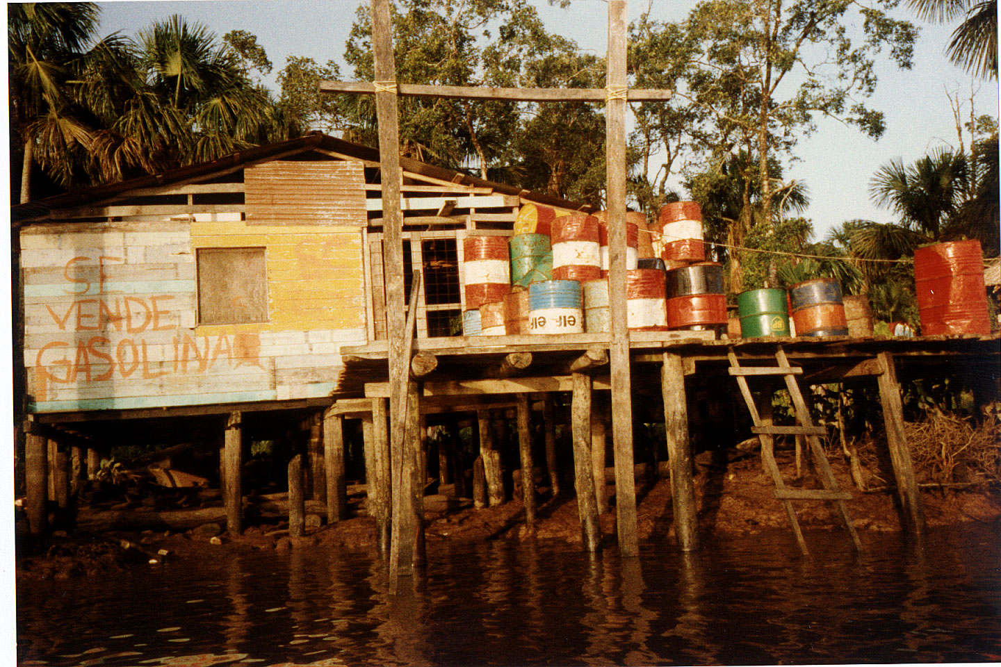116.jpg, Curiapo (Gas station)
Venezuela