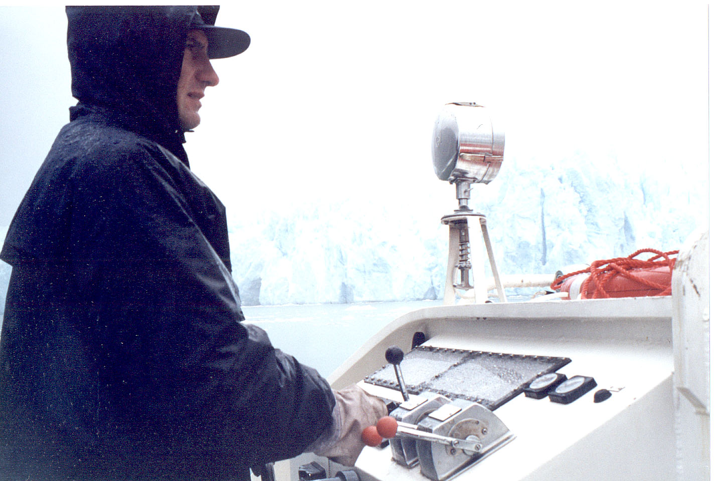 186.jpg, On the tender