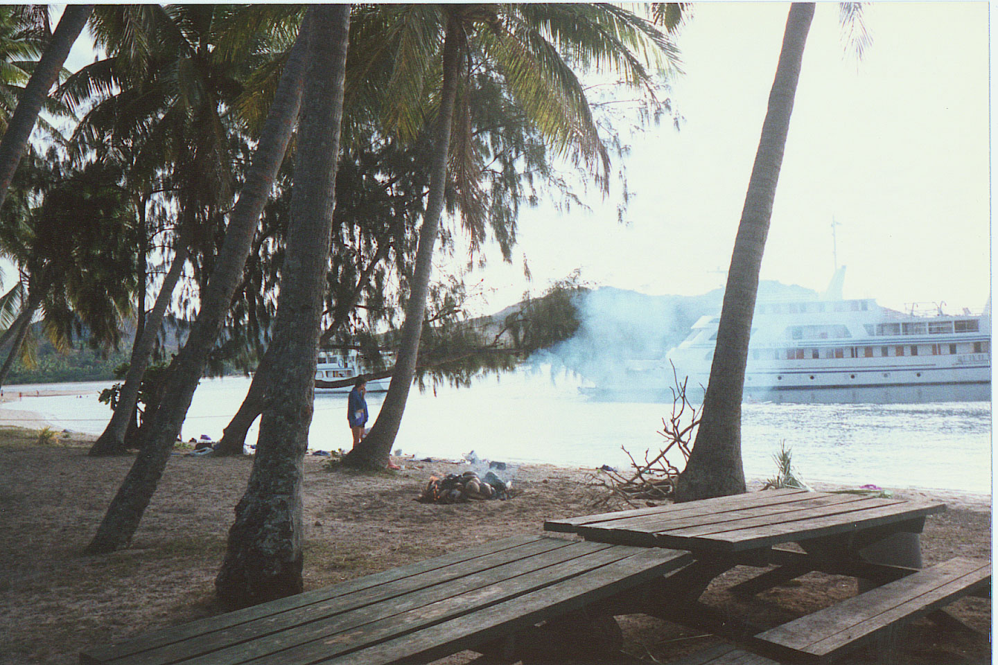 072.jpg, Lovo (Fijian feast)
Yasawa Islands