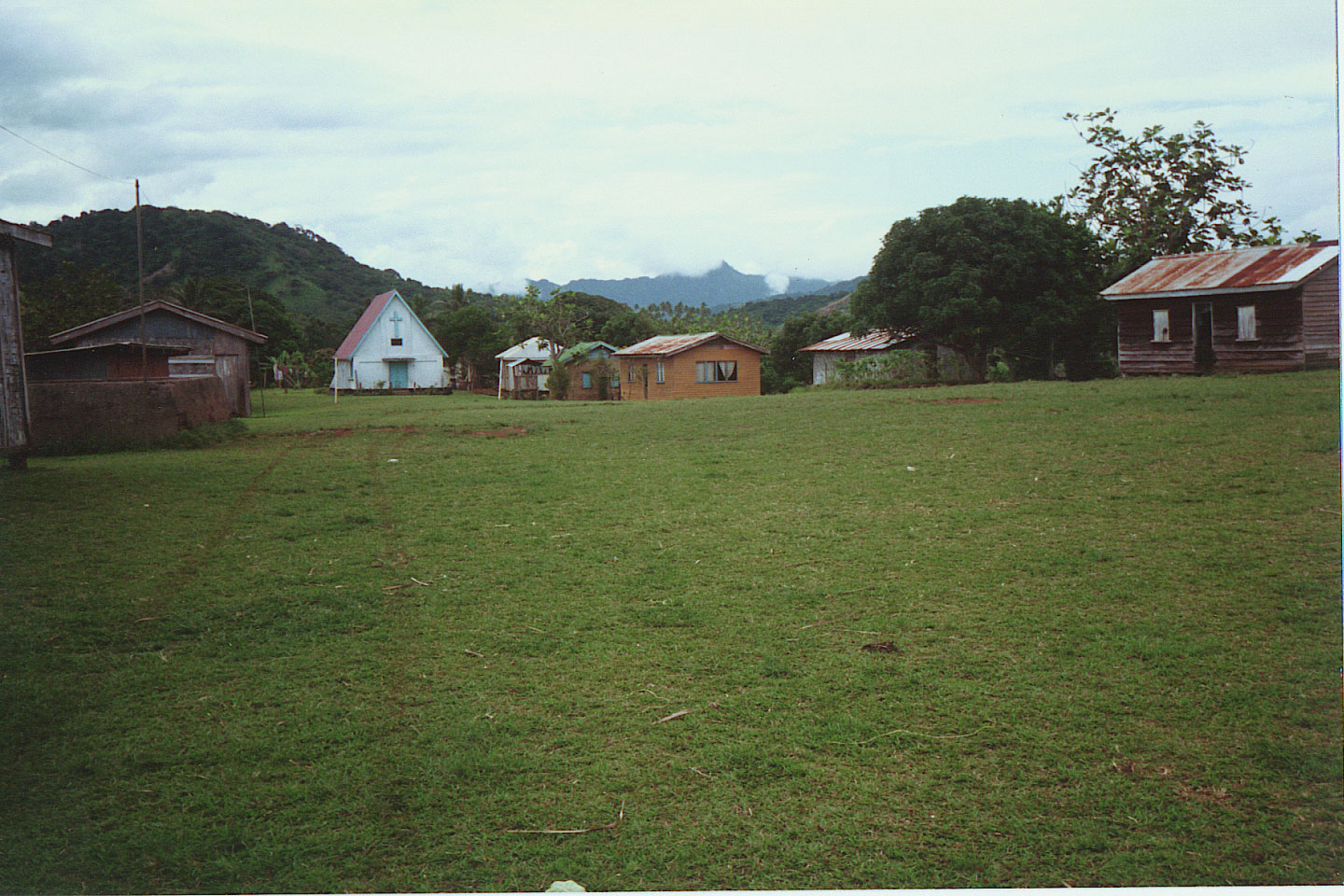 097.jpg, Village near
Namale Plantation