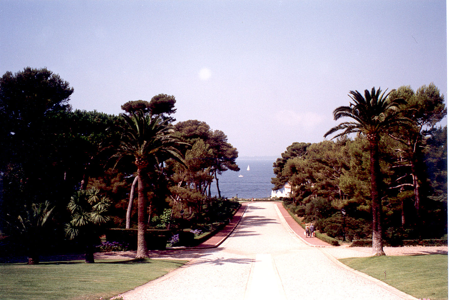 005.jpg, Garden of
Hotel du Cap