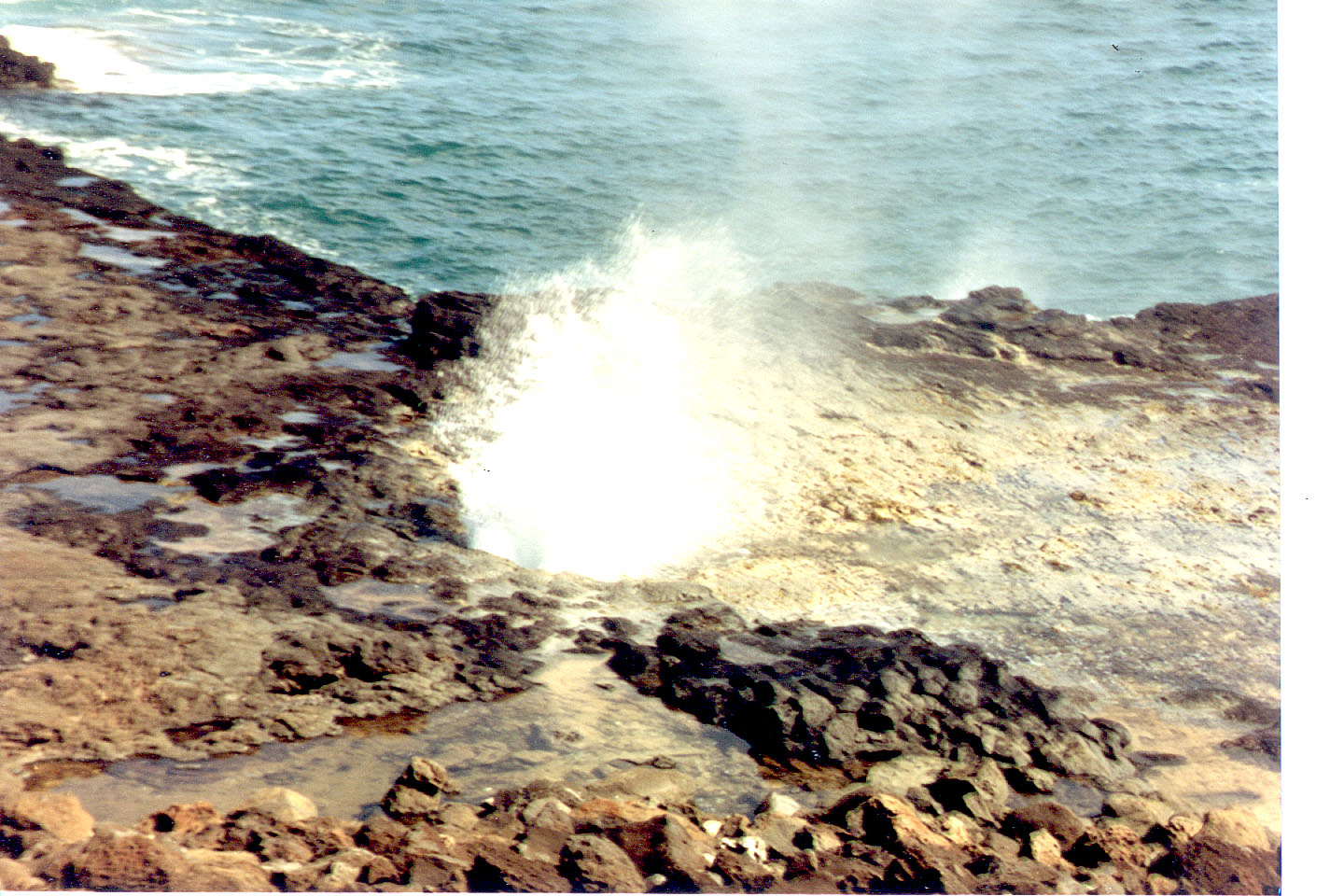 105.jpg, Spouting Horn
Poipu, Kauai