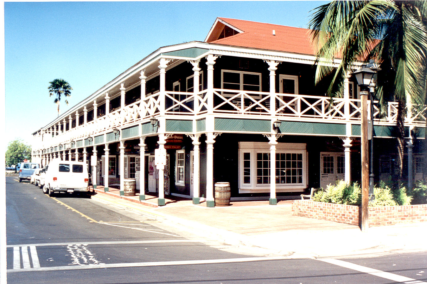 224.jpg, Pioneer Inn
Lahaina, Maui