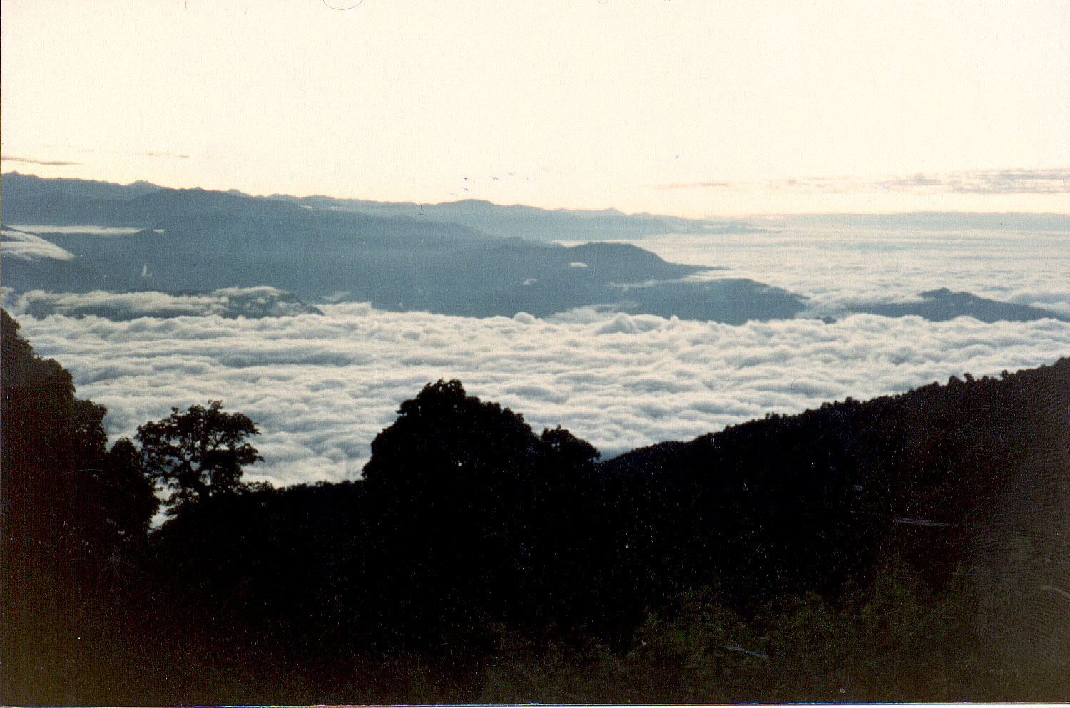 01-25.jpg, Sunrise at Tiger Hill
Darjeeling