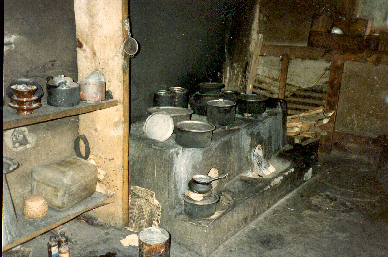 07a-35.jpg, Kitchen, local farmhouse