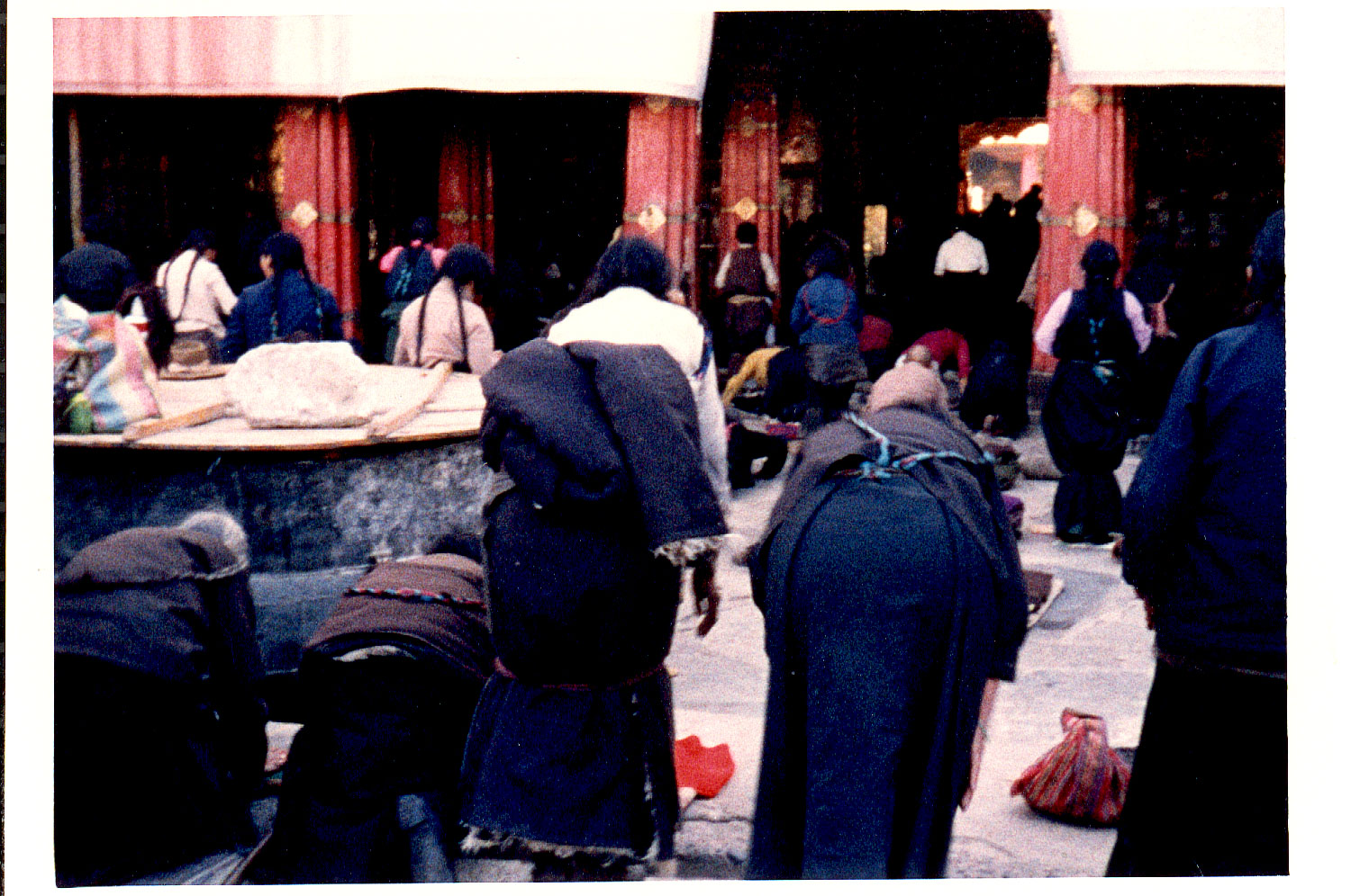 11a-22.jpg, Jokhang Temple
Llasa, Tibet