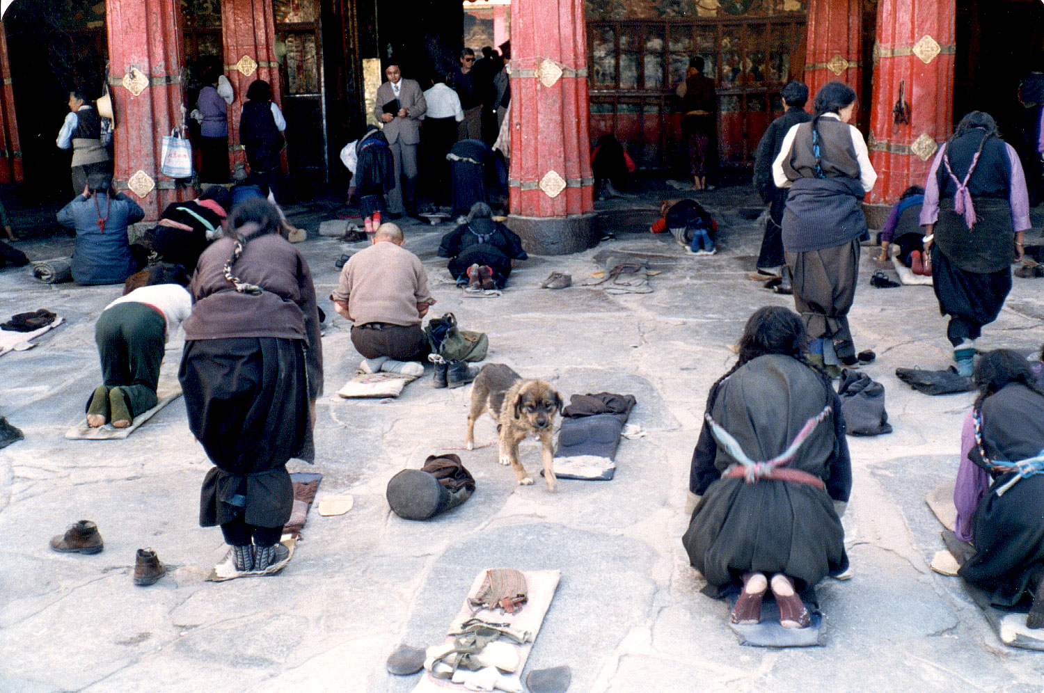 13-05.jpg, Jokhang Temple
Llasa, Tibet