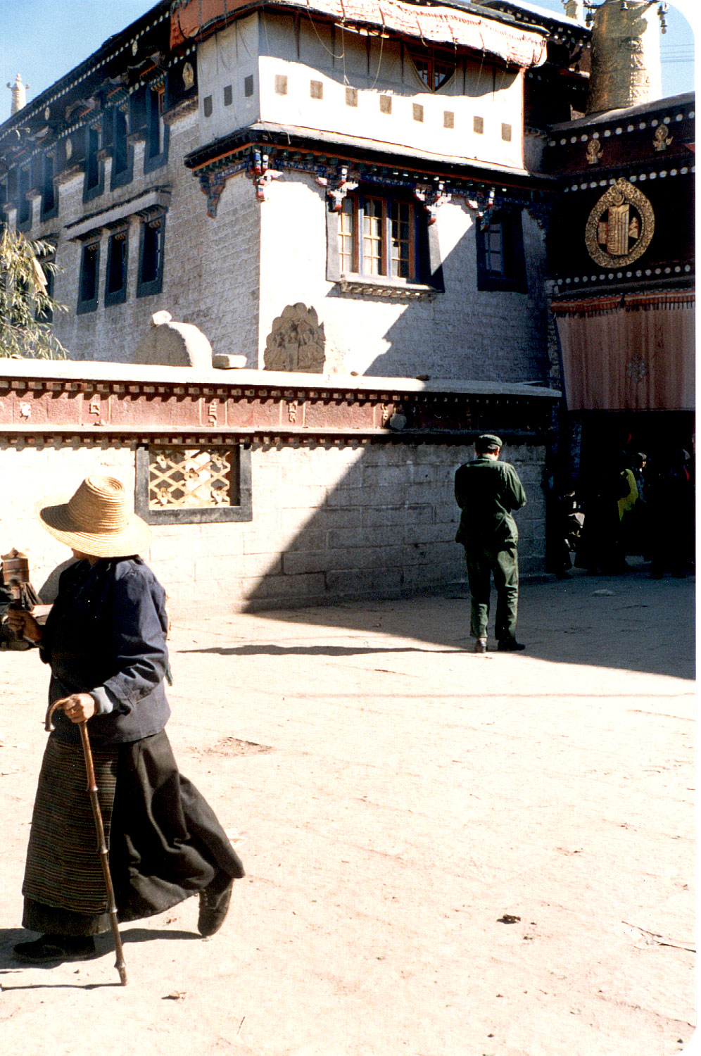 13-07.jpg, Jokhang Temple
Llasa, Tibet