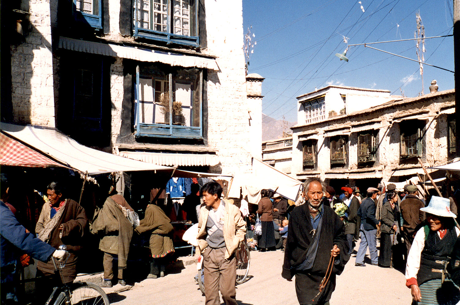 13-14.jpg, Market, Llasa