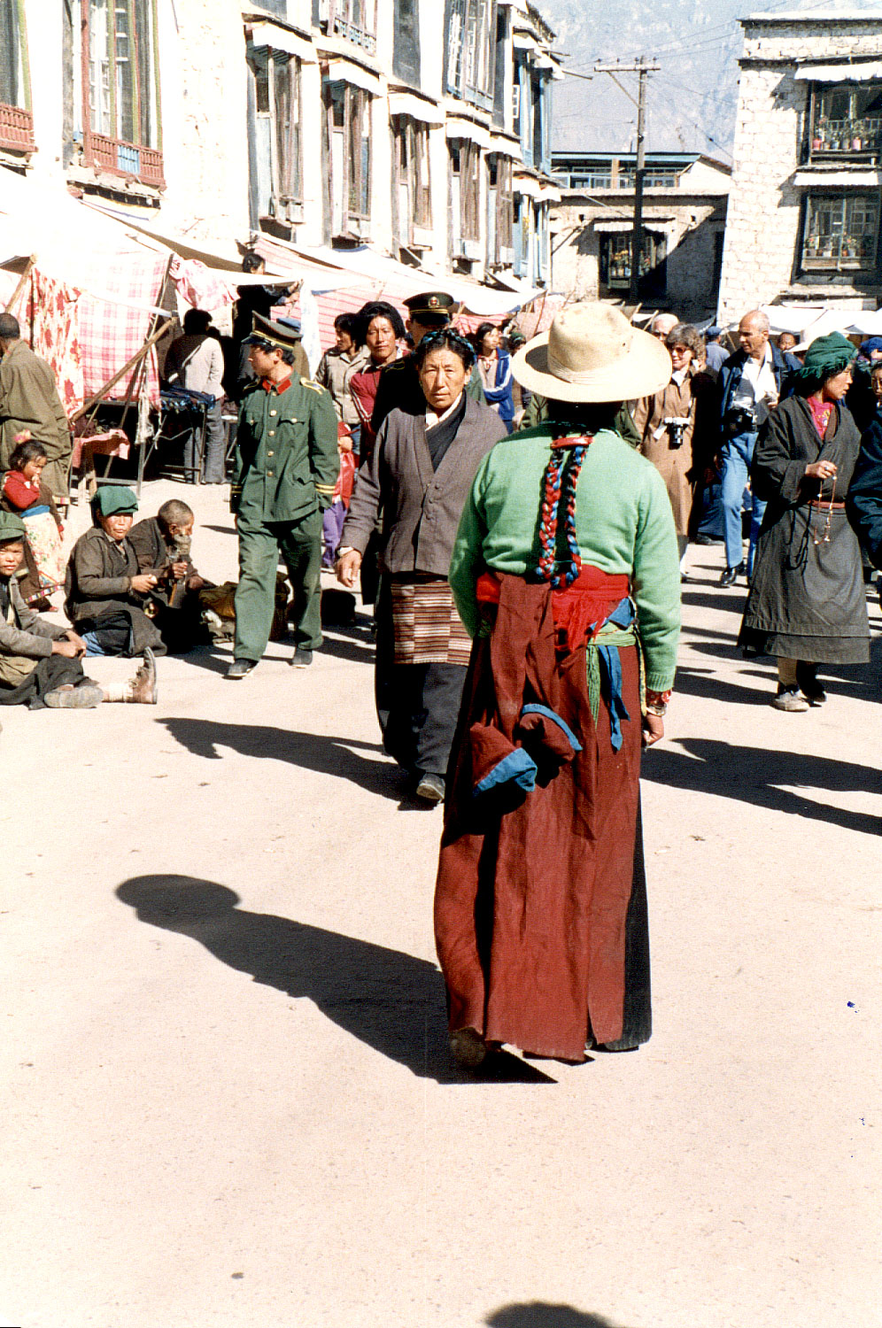 13-17.jpg, Market, Llasa