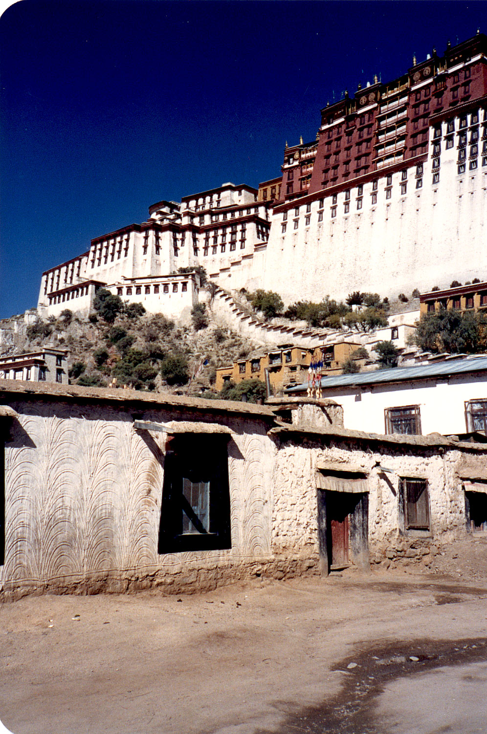 14a-12.jpg, Potala Palace
Llasa, Tibet