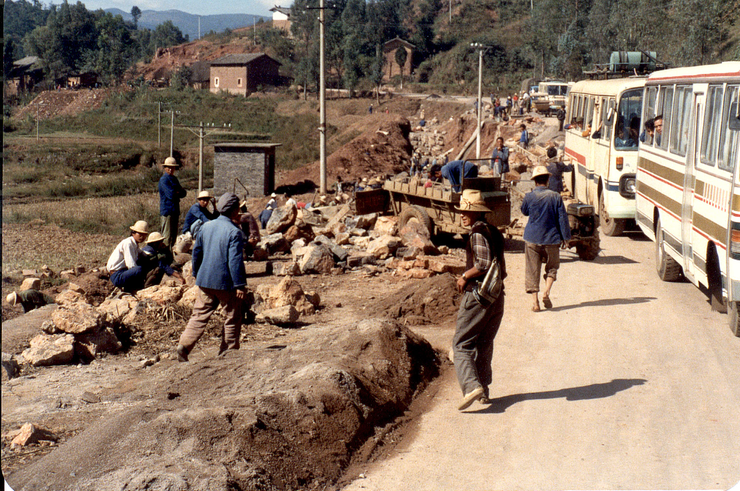 16-06.jpg, Road works