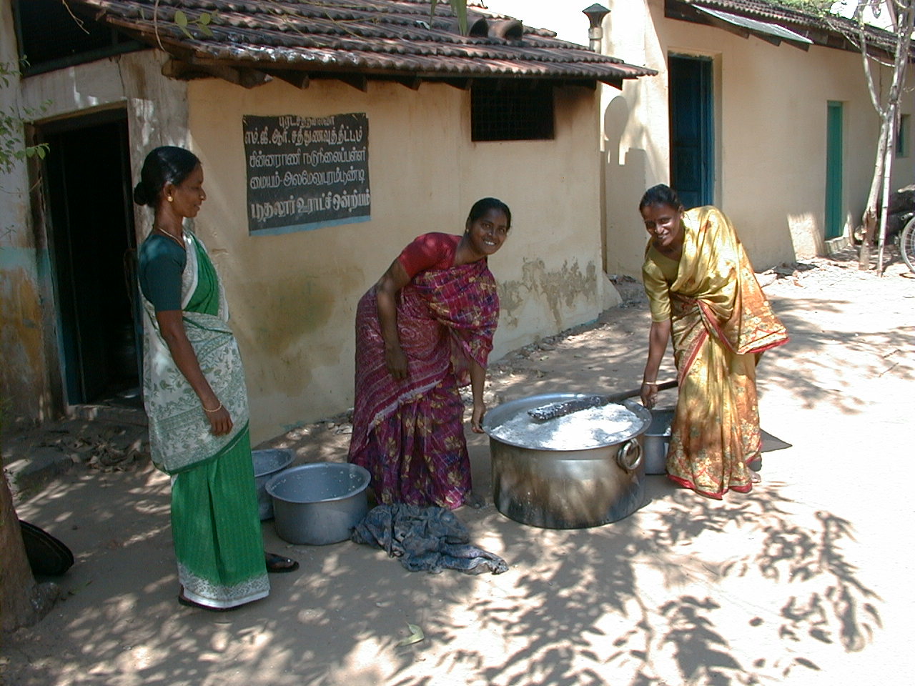 058.jpg, Orphanage - lunch