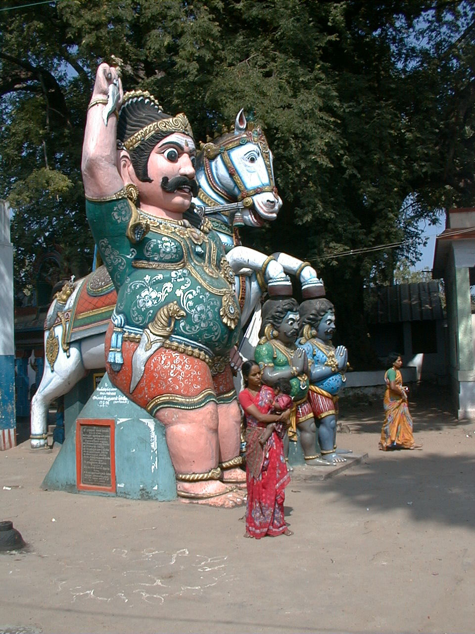 098.jpg, another small Madurai temple