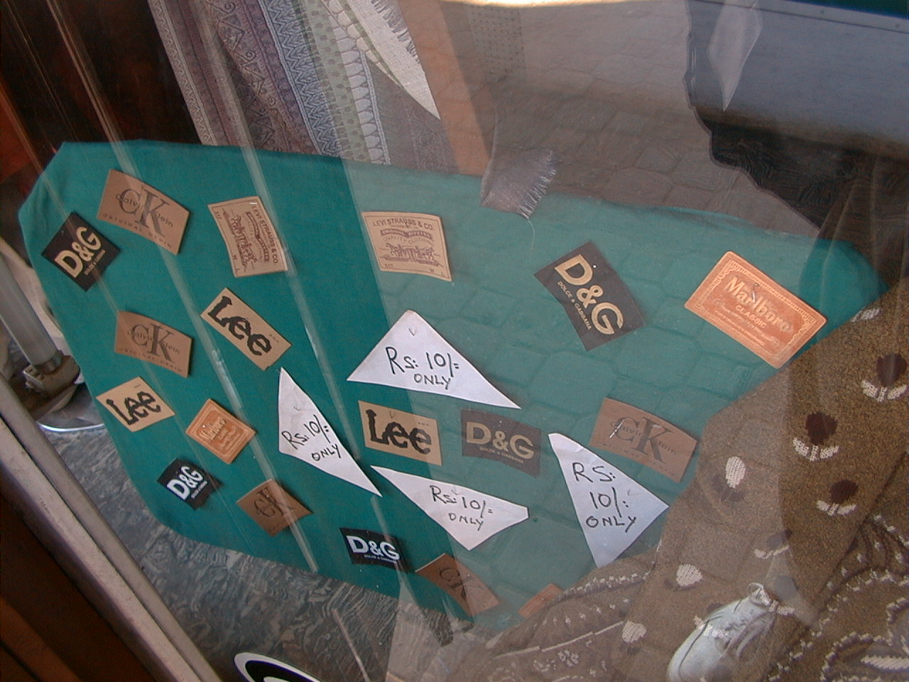 185.jpg, Designer labels !