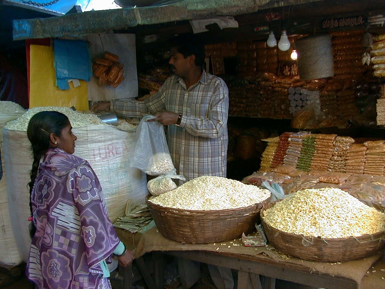 188.jpg, Ooty market