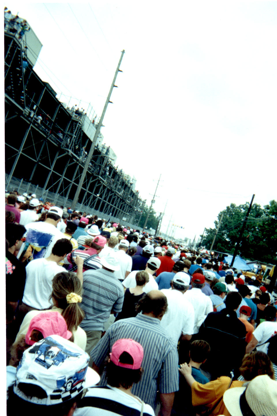 111.jpg, 450,000 people
leaving the stadium