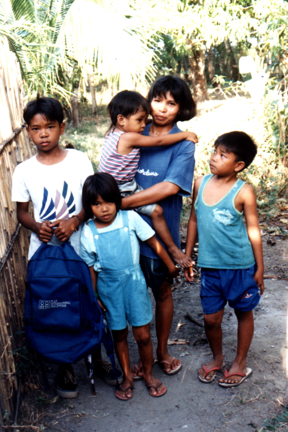 1996-03.jpg, with Mother, brother,
sister, and friend