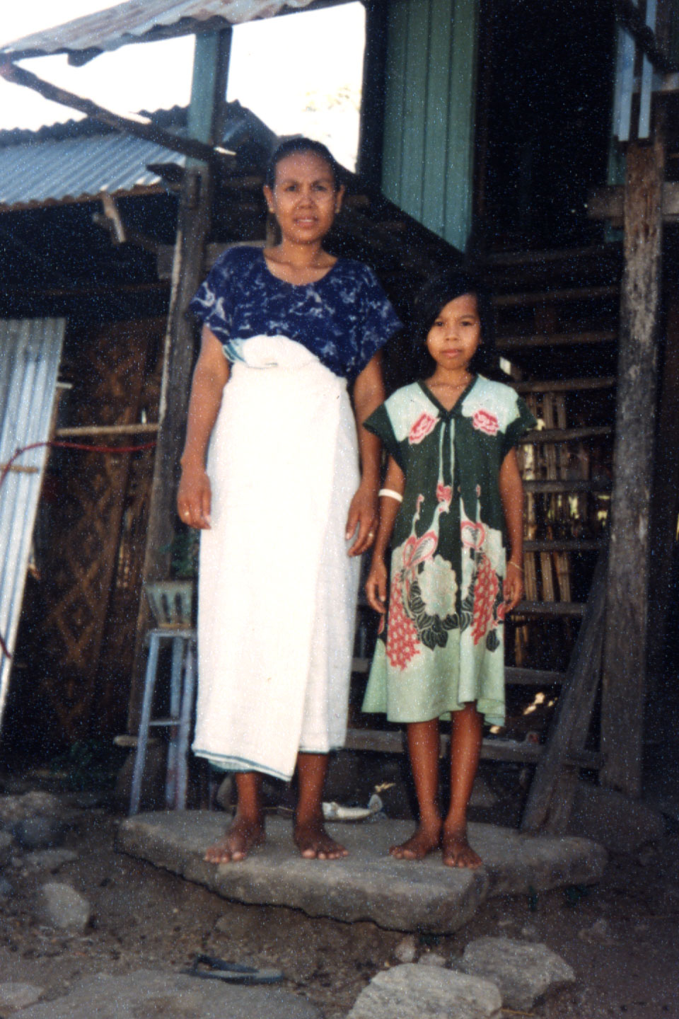 1990-02.jpg, with Mother