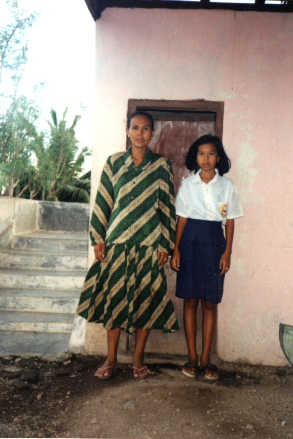 1993-02.jpg, with Mother