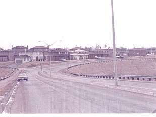 197400-01 Entrance to new house area