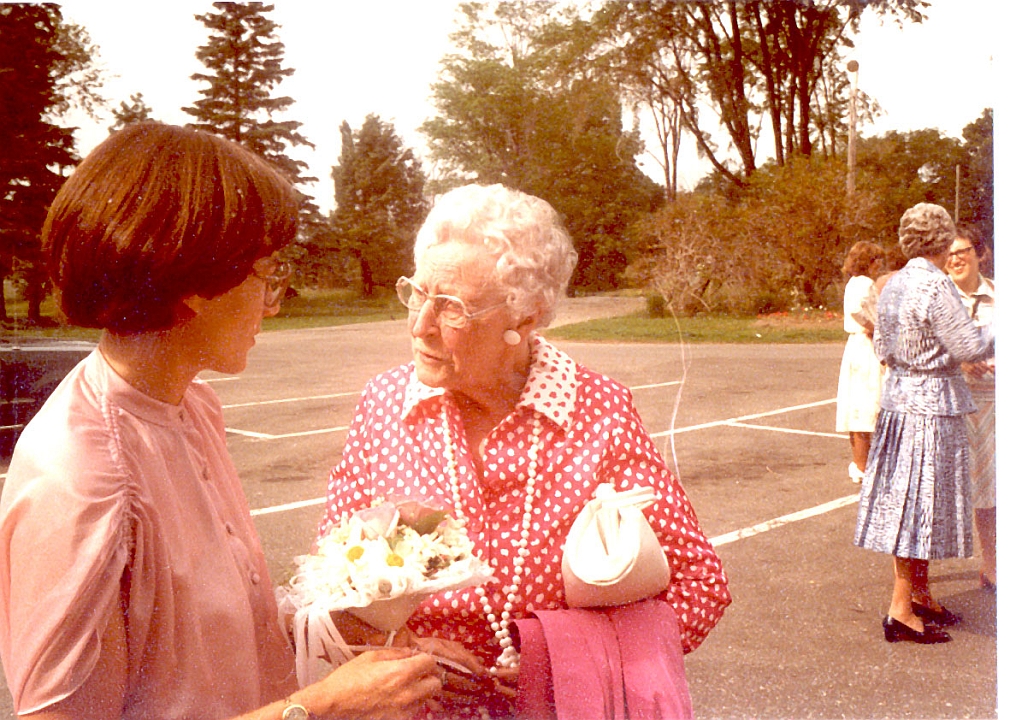 197906-01.jpg - Esther Schmidlin at reception