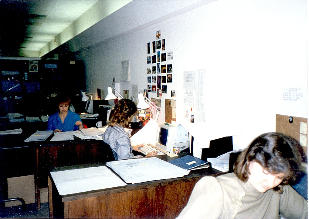 198509-06.jpg - Debbie Tokar Carol Giacobbe Angela Wills