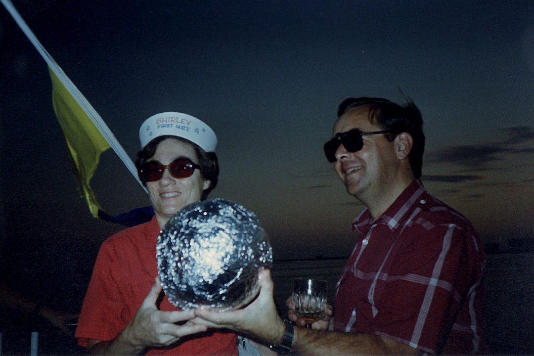 198909-01.jpg - "Foil Ball" S. Bell cruise