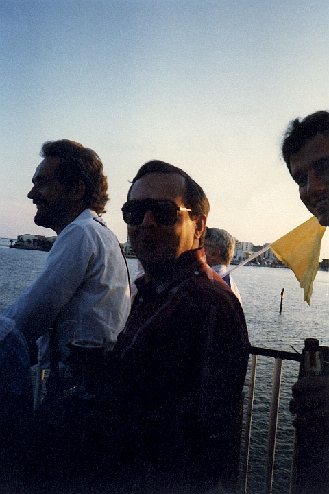 198909-02.jpg - S. Bell cruise