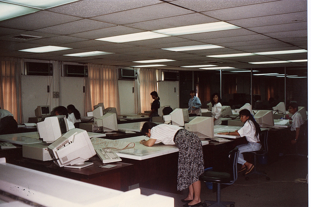 198910-05.jpg - Maple Computing