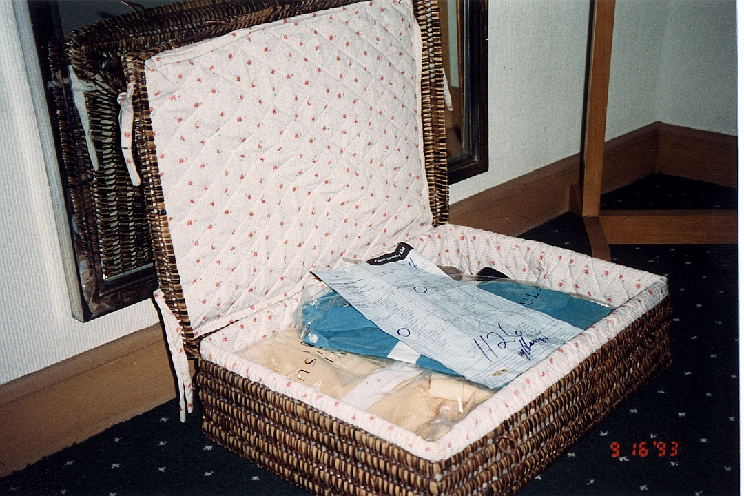 199309-16.jpg - The laundry returns!