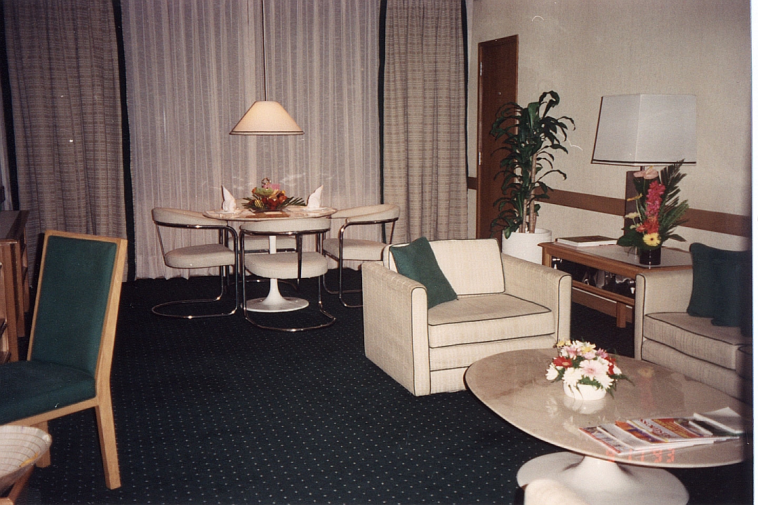 199309-20.jpg - Suite at the Peninsula Manila