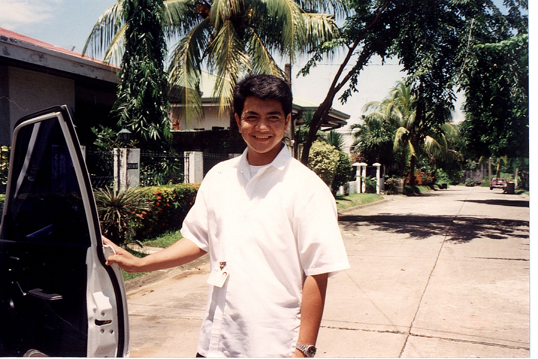 199309-21.jpg - Roly - our Philippino driver