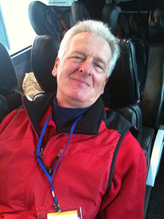 201110-01.JPG - Dan Garand - bus to balloon fiesta