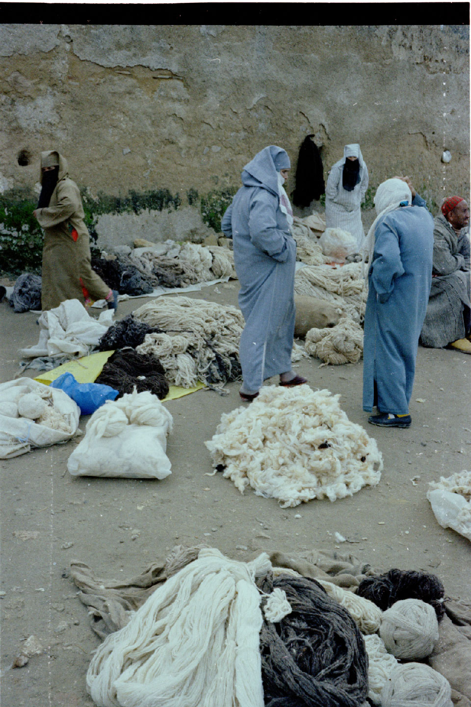 01-29.jpg, Meknes - wool market