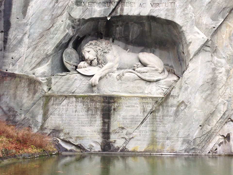 201212-0510.jpg - Lion monument - leaving Lucerne