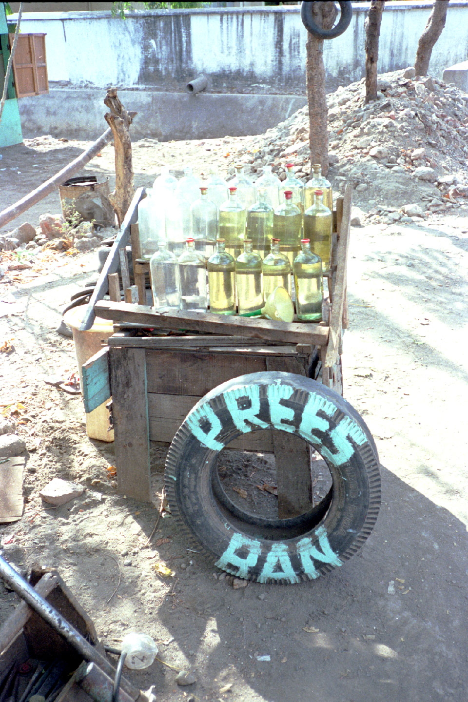 02-16.jpg, Gas station
Ujung Pandang