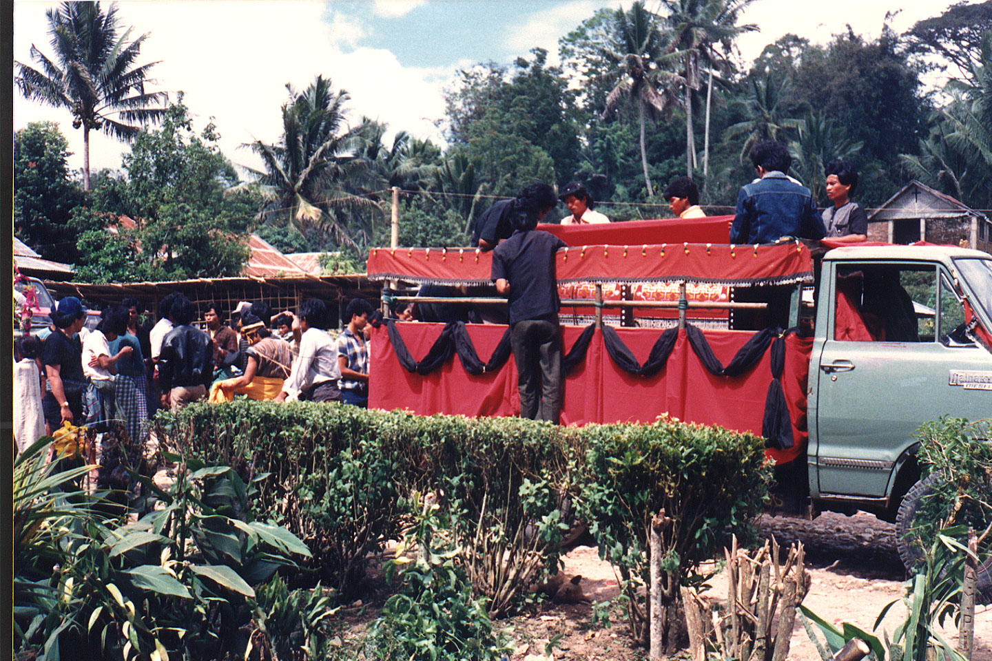 03-21.jpg, Funeral