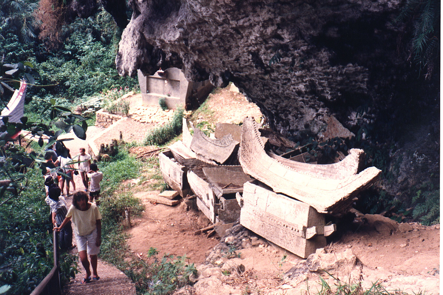 03-32.jpg, Toraja village