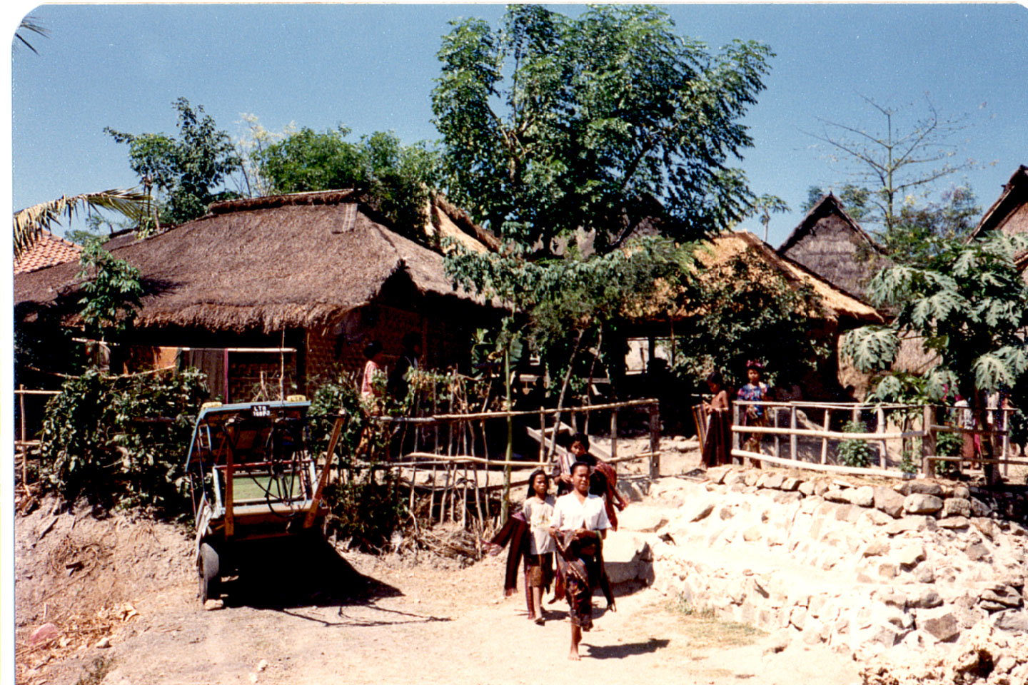 07-27.jpg, Local village
Lombok