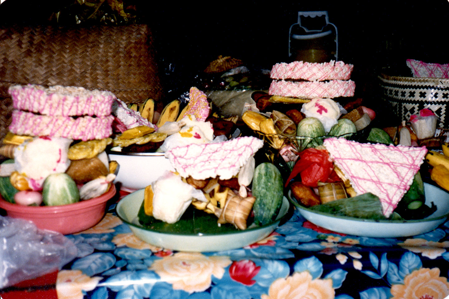 08-05.jpg, Temple offerings
(sticky rice)