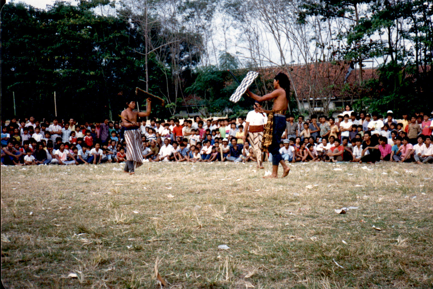 08-11.jpg, Traditional fighting