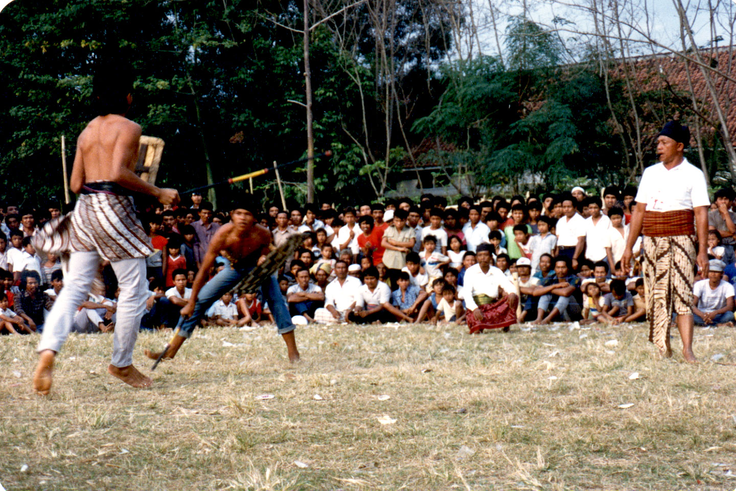 08-14.jpg, Traditional fighting