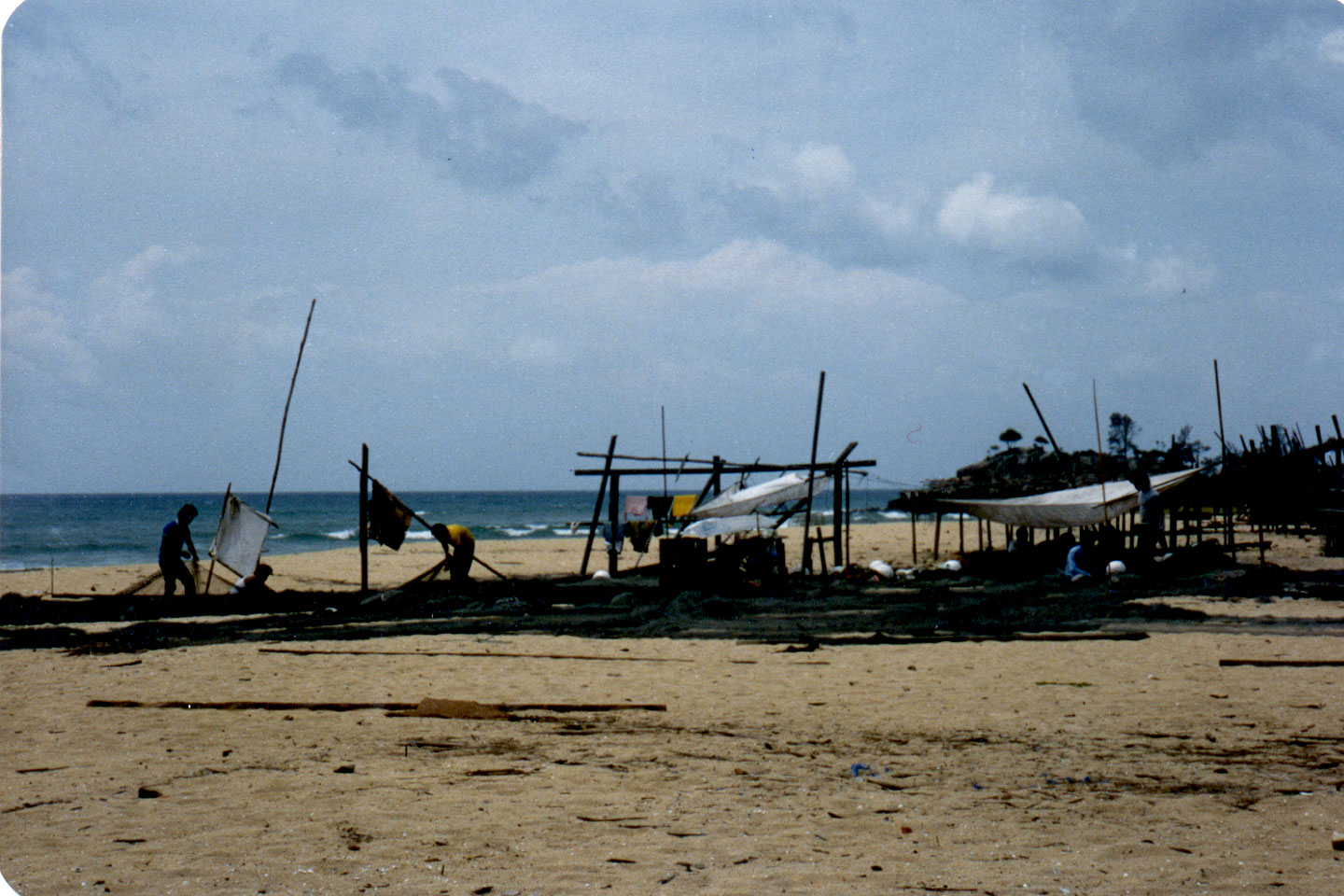 08-37.jpg, Fishing village