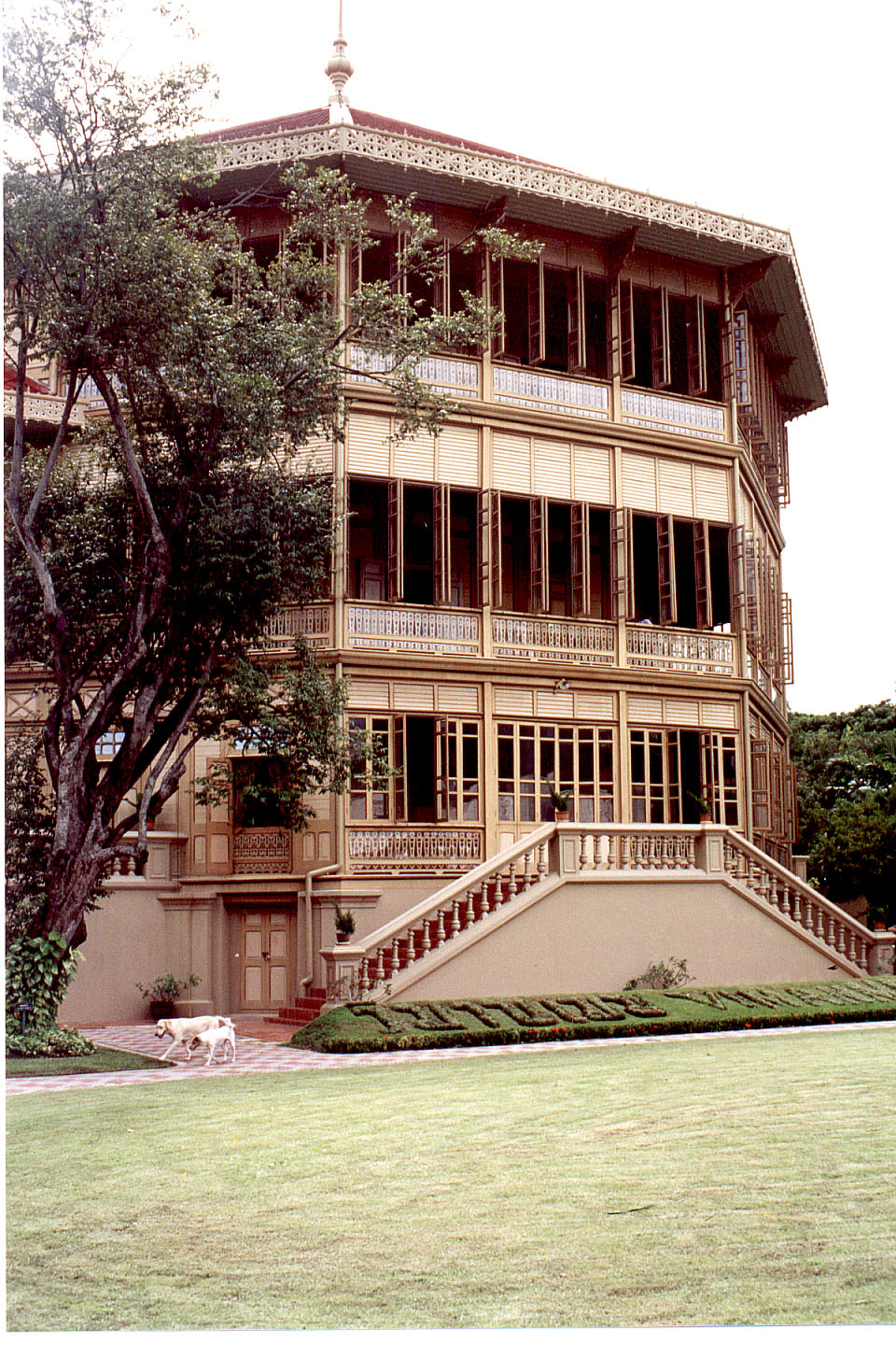 058.jpg, Teak Palace
Bangkok